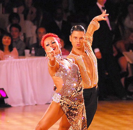 ballroom-latin-couple